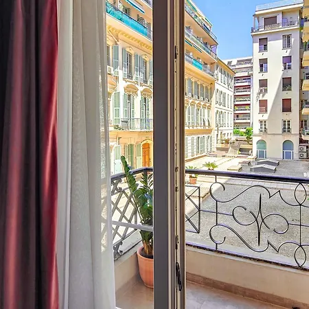 Ammi Lafayette Hotell 3*