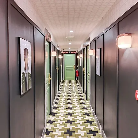 Ammi Lafayette Hotel 3*