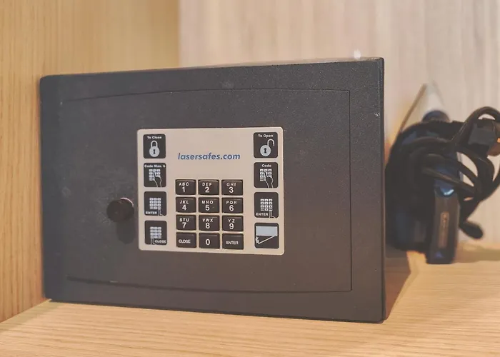 Ξενοδοχείο Ammi Lafayette 3*