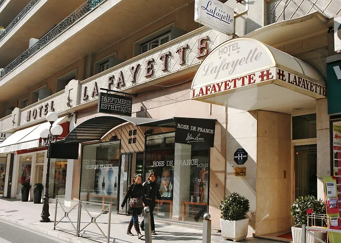 Ammi Lafayette 3*